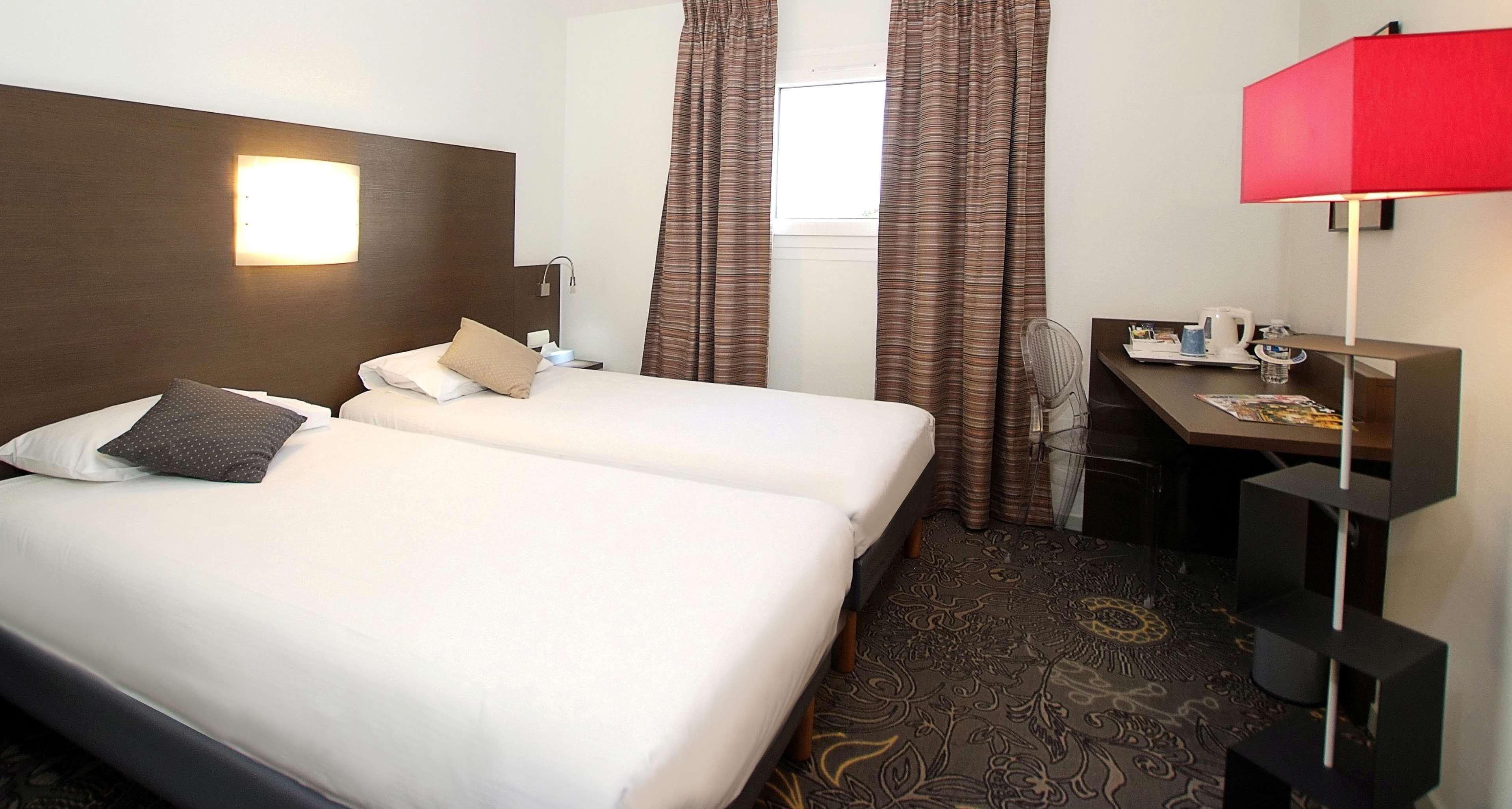Hotel Kyriad La Rochelle Centre Ville Luaran gambar