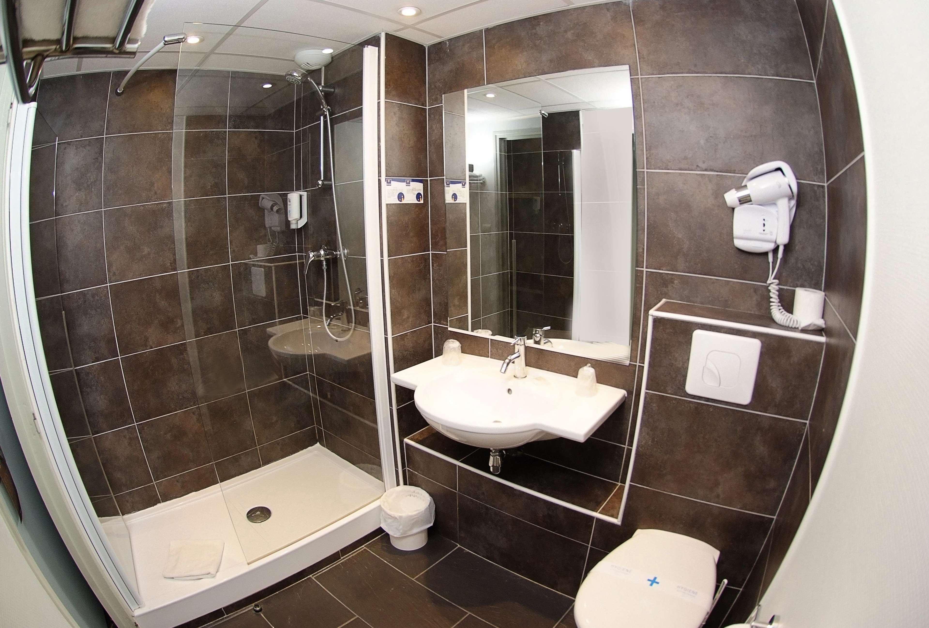 Hotel Kyriad La Rochelle Centre Ville Luaran gambar