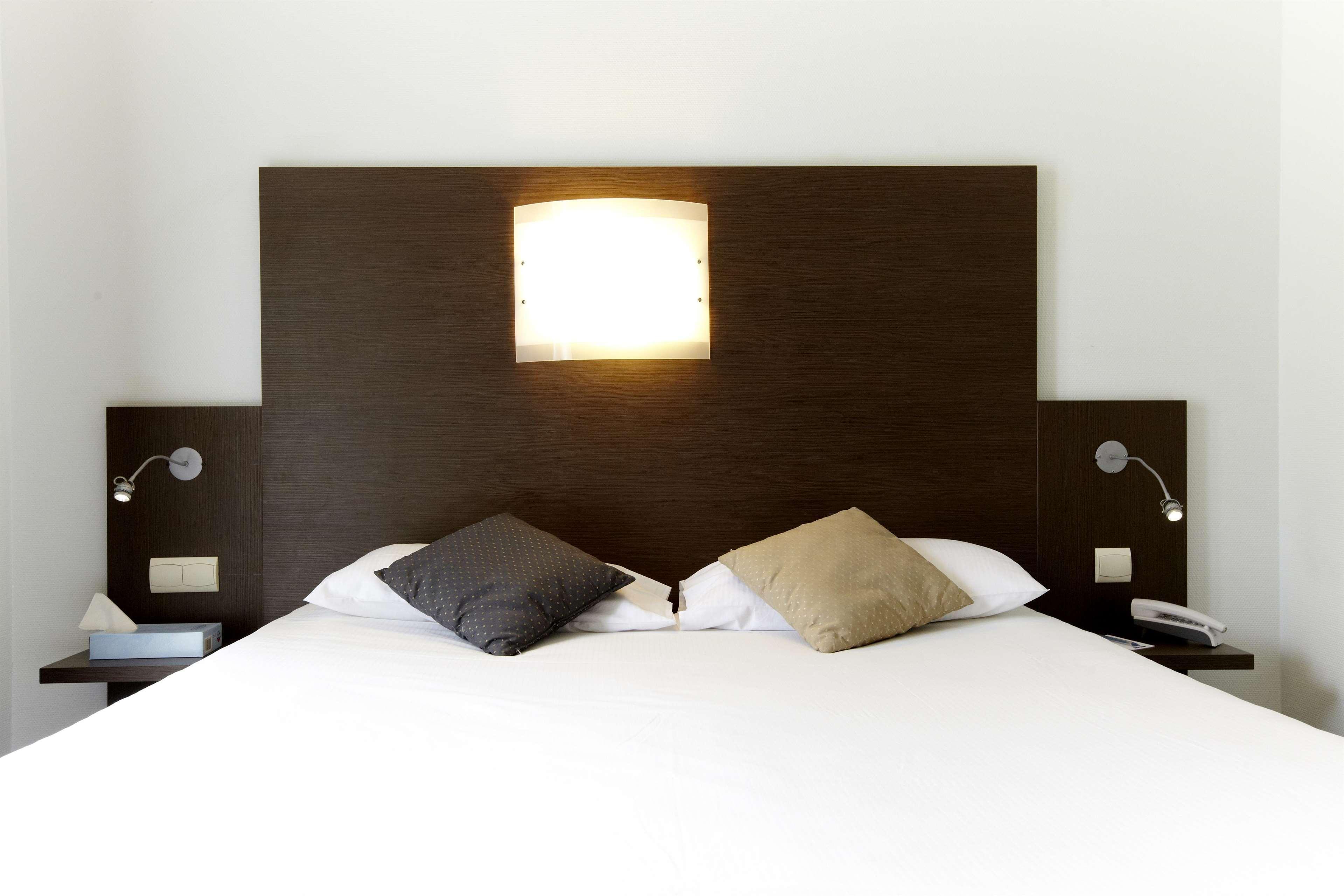 Hotel Kyriad La Rochelle Centre Ville Luaran gambar