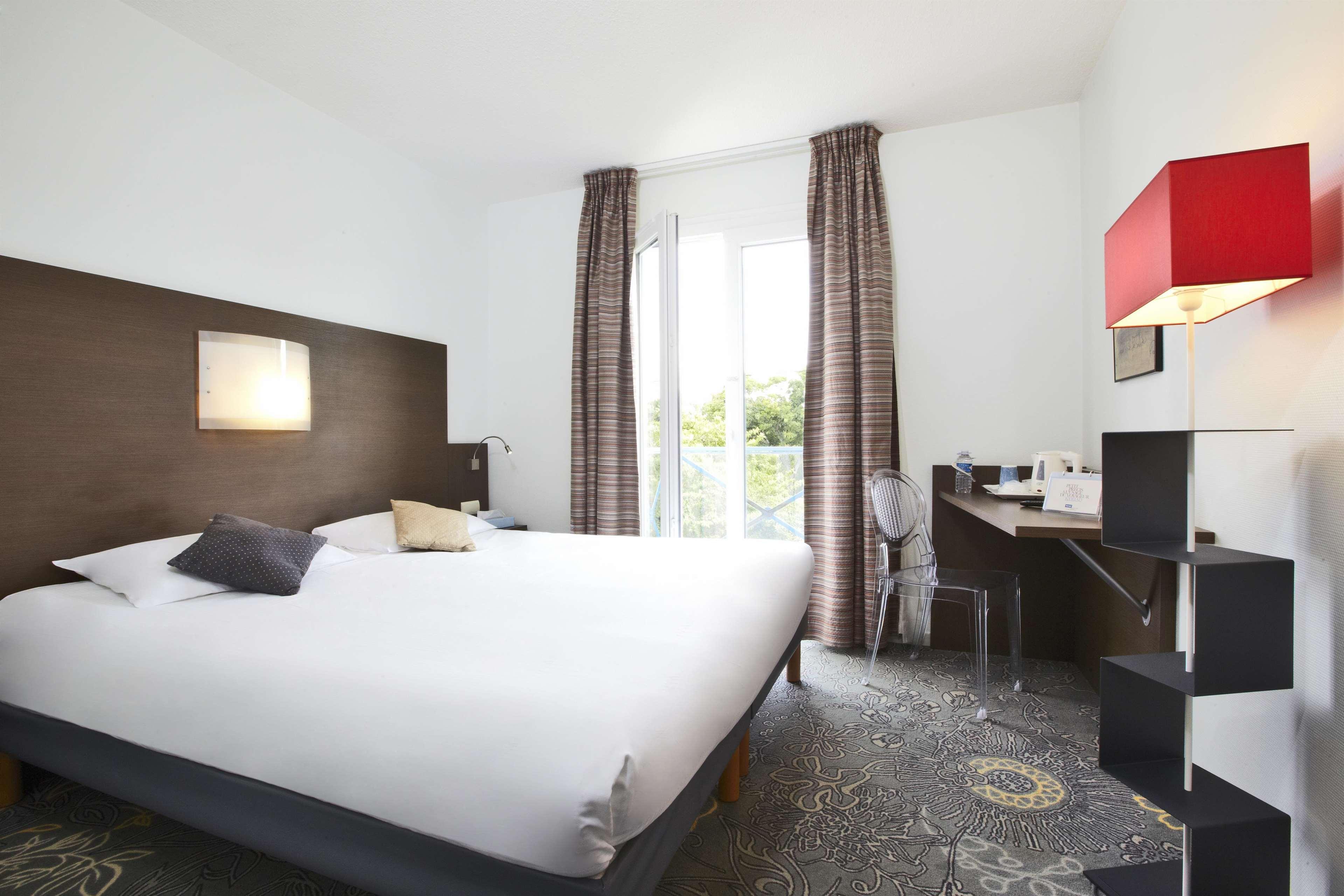 Hotel Kyriad La Rochelle Centre Ville Luaran gambar