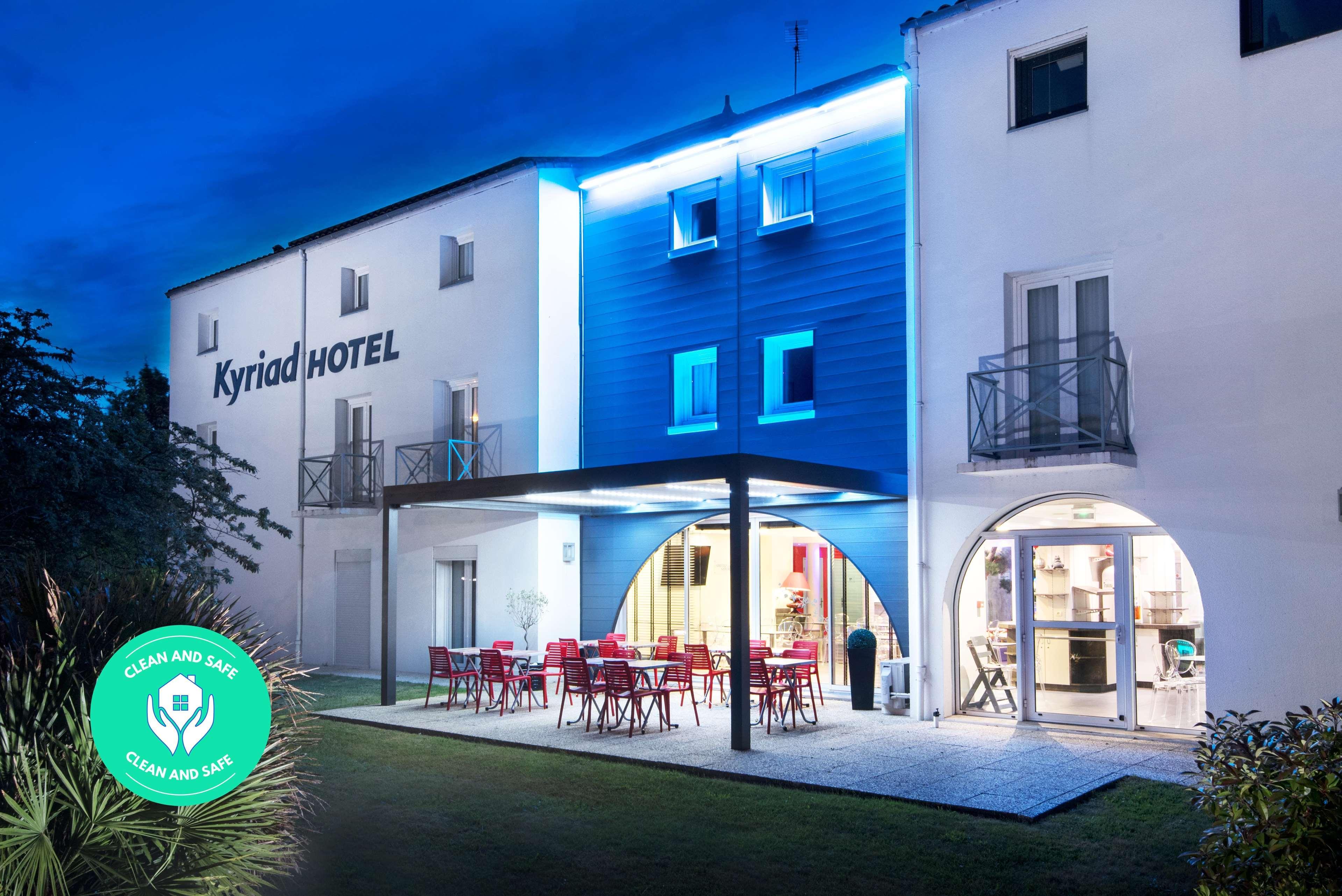 Hotel Kyriad La Rochelle Centre Ville Luaran gambar