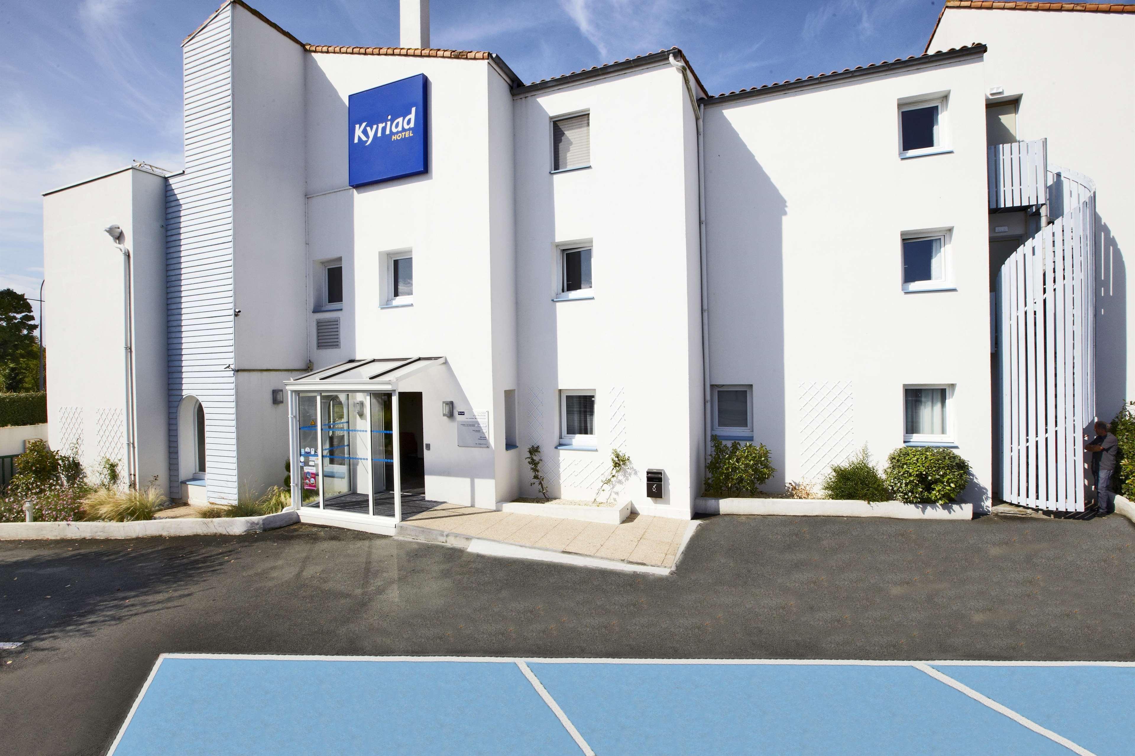 Hotel Kyriad La Rochelle Centre Ville Luaran gambar